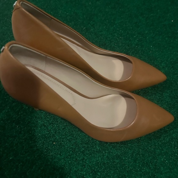 Beautiful shoes - Picture 5 of 5